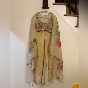 Floral Embroidered Beige Saree